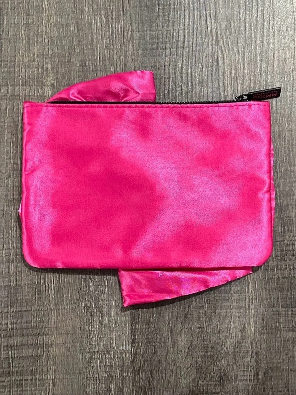 💞 New Ipsy Marilyn Monroe 100 Anniversary Hot Pink Satin Knot Clutch